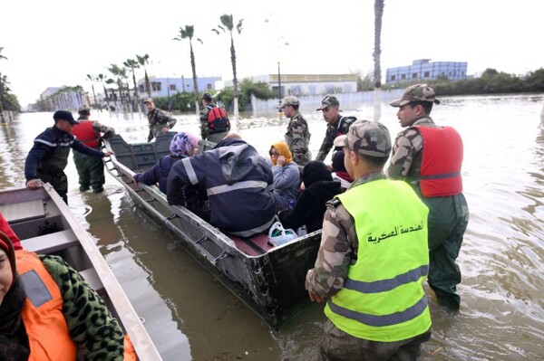 Moroccan Army Assists in Evacuation of Over 100,000 Due to Floods
